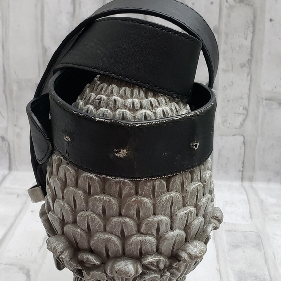 Levi's Belt L(38-40) - Picture 5 of 12